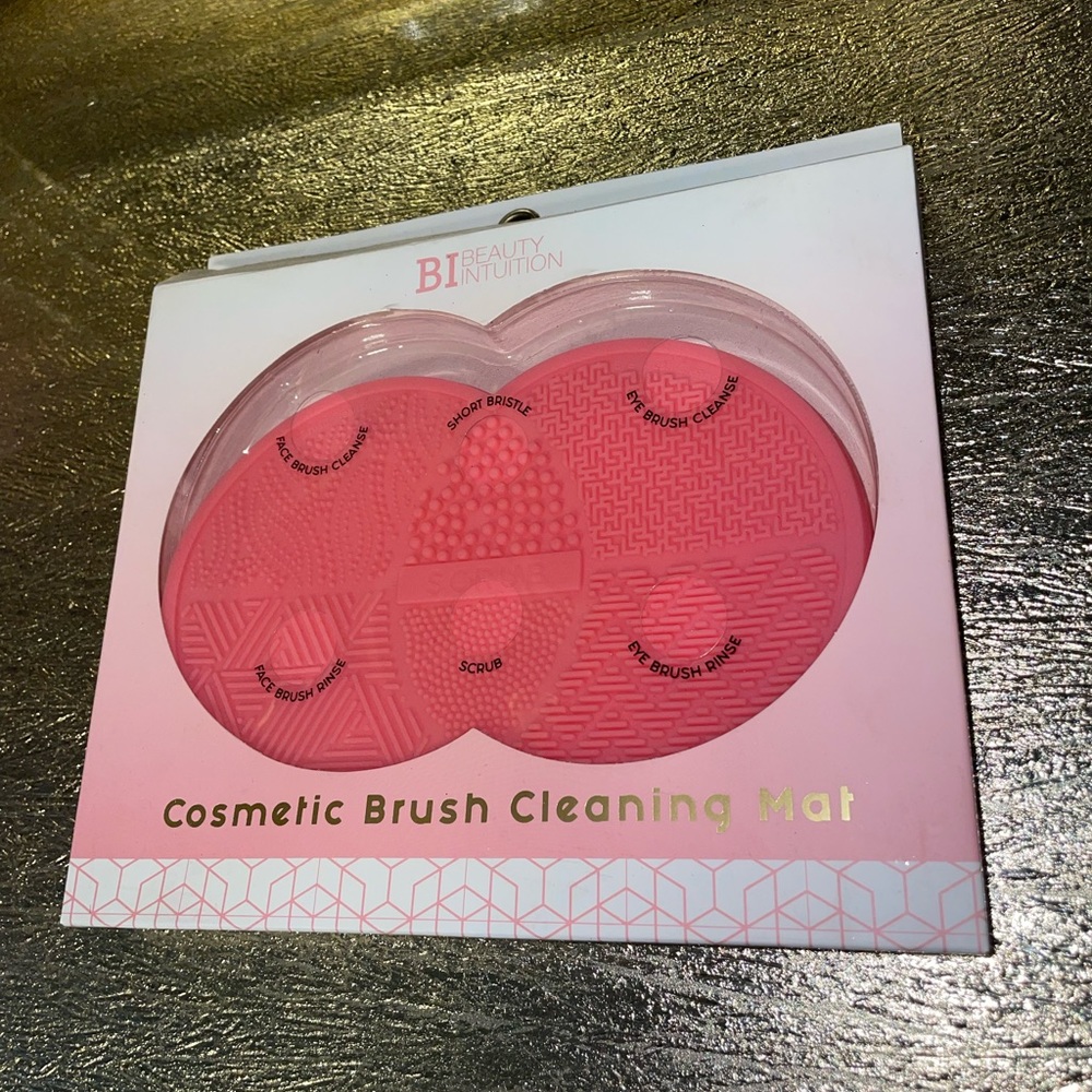 Cosmetic Brush Cleaning Mat